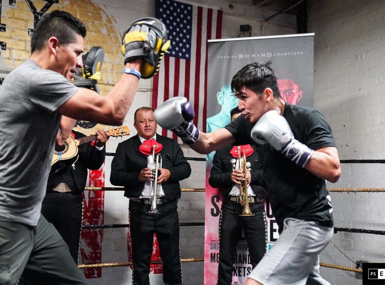 Miguel Flores boxing image / photo