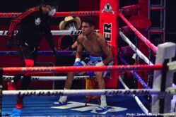 Volvemos con Punch Emanuel Navarrete, Uriel Lopez - Navarrete uses body attack to stop Lopez in the sixth round of featherweight main event