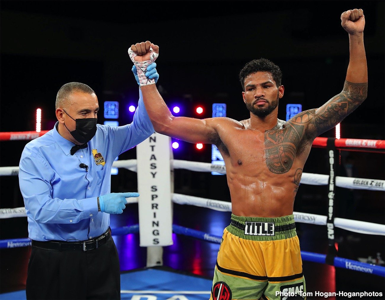 Boxing photo: Samuel Vargas, Vergil Ortiz Jr. image Photos: Vergil Ortiz Jr. smashes Vargas, Mosley Jr. Defeats Ramos
