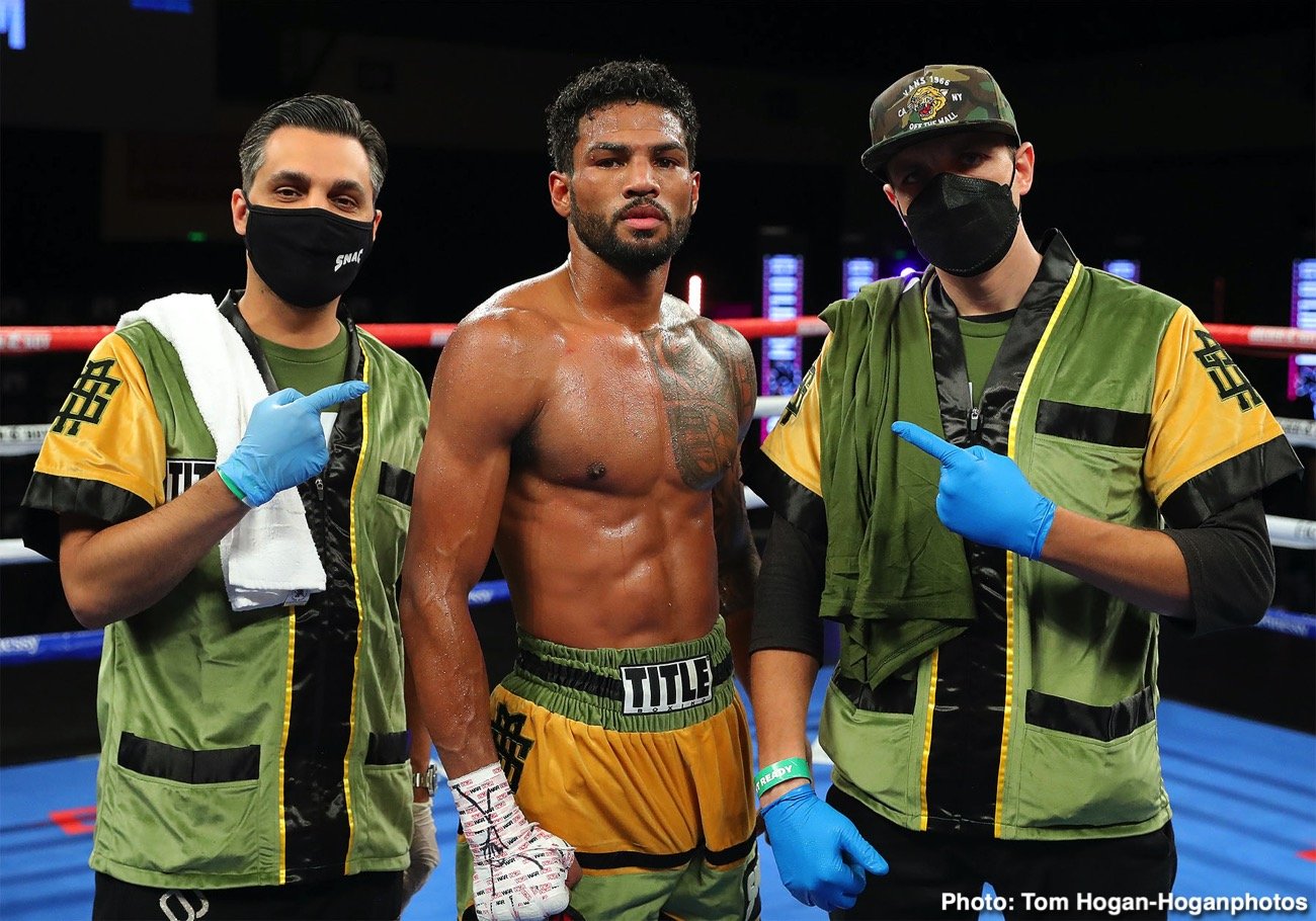 Boxing photo: Samuel Vargas, Vergil Ortiz Jr. image Photos: Vergil Ortiz Jr. smashes Vargas, Mosley Jr. Defeats Ramos