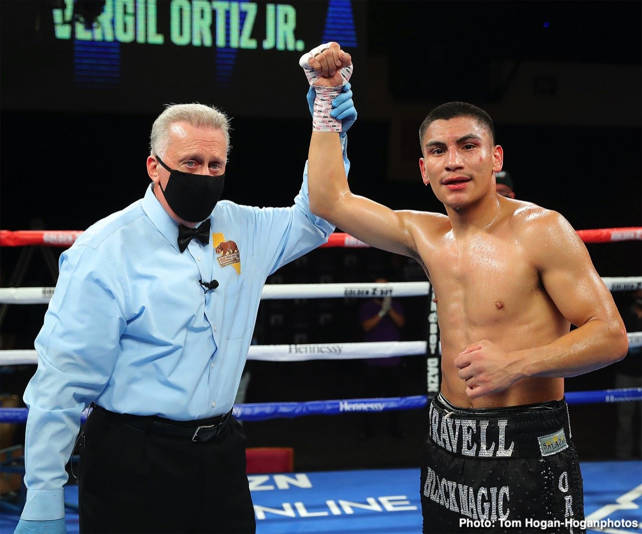 Boxing photo: Samuel Vargas, Vergil Ortiz Jr. image Photos: Vergil Ortiz Jr. smashes Vargas, Mosley Jr. Defeats Ramos