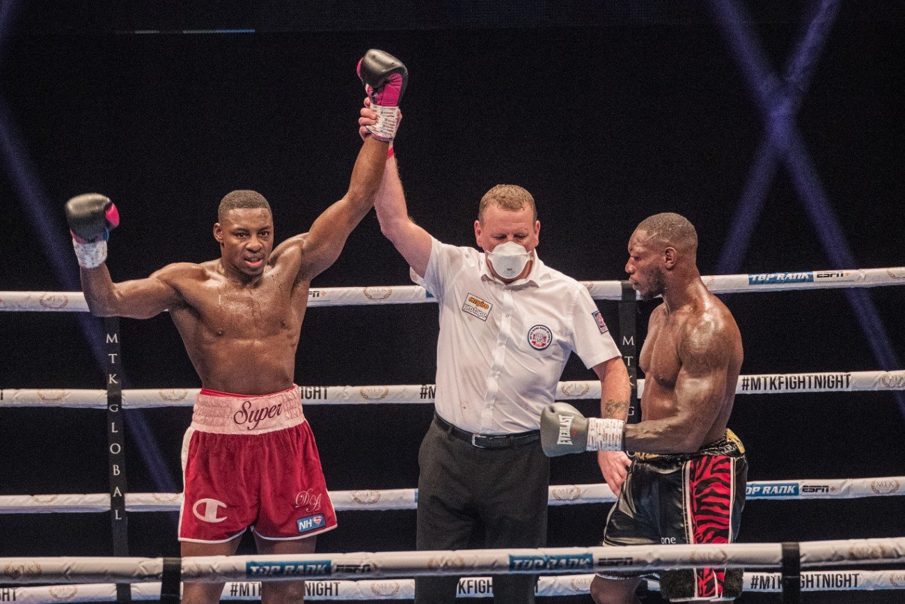 Akeem Ennis Brown beats Philip Bowes - Boxing Results