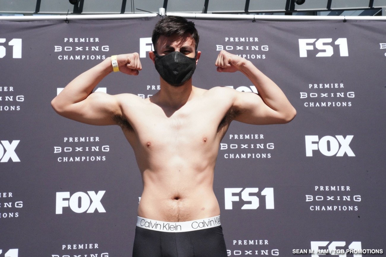 Photo: boxing -Bravo vs Gallegos - Weigh In2 boxing -Bravo vs Gallegos - Weigh In2