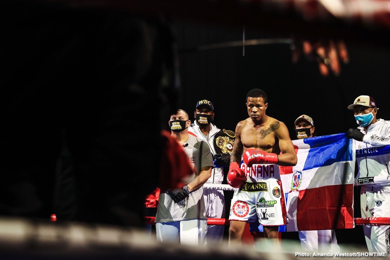 Photos: Jermell Charlo KOs Jeison Rosario; Jermall Charlo defeats Derevyanchenko