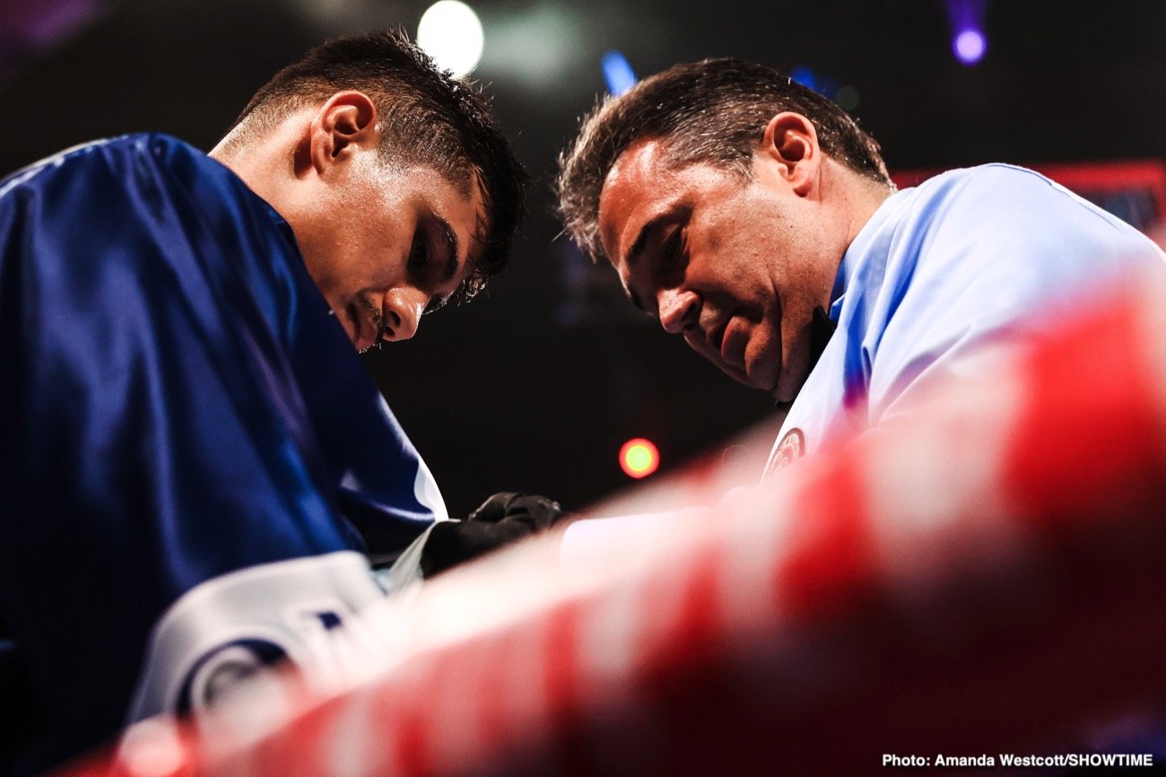 Photos: Jermell Charlo KOs Jeison Rosario; Jermall Charlo defeats Derevyanchenko