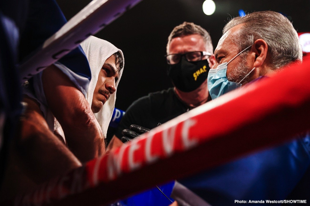 Photos: Jermell Charlo KOs Jeison Rosario; Jermall Charlo defeats Derevyanchenko