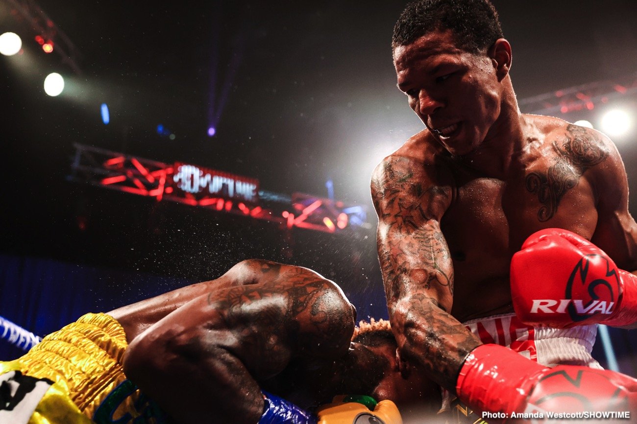Photos: Jermell Charlo KOs Jeison Rosario; Jermall Charlo defeats Derevyanchenko