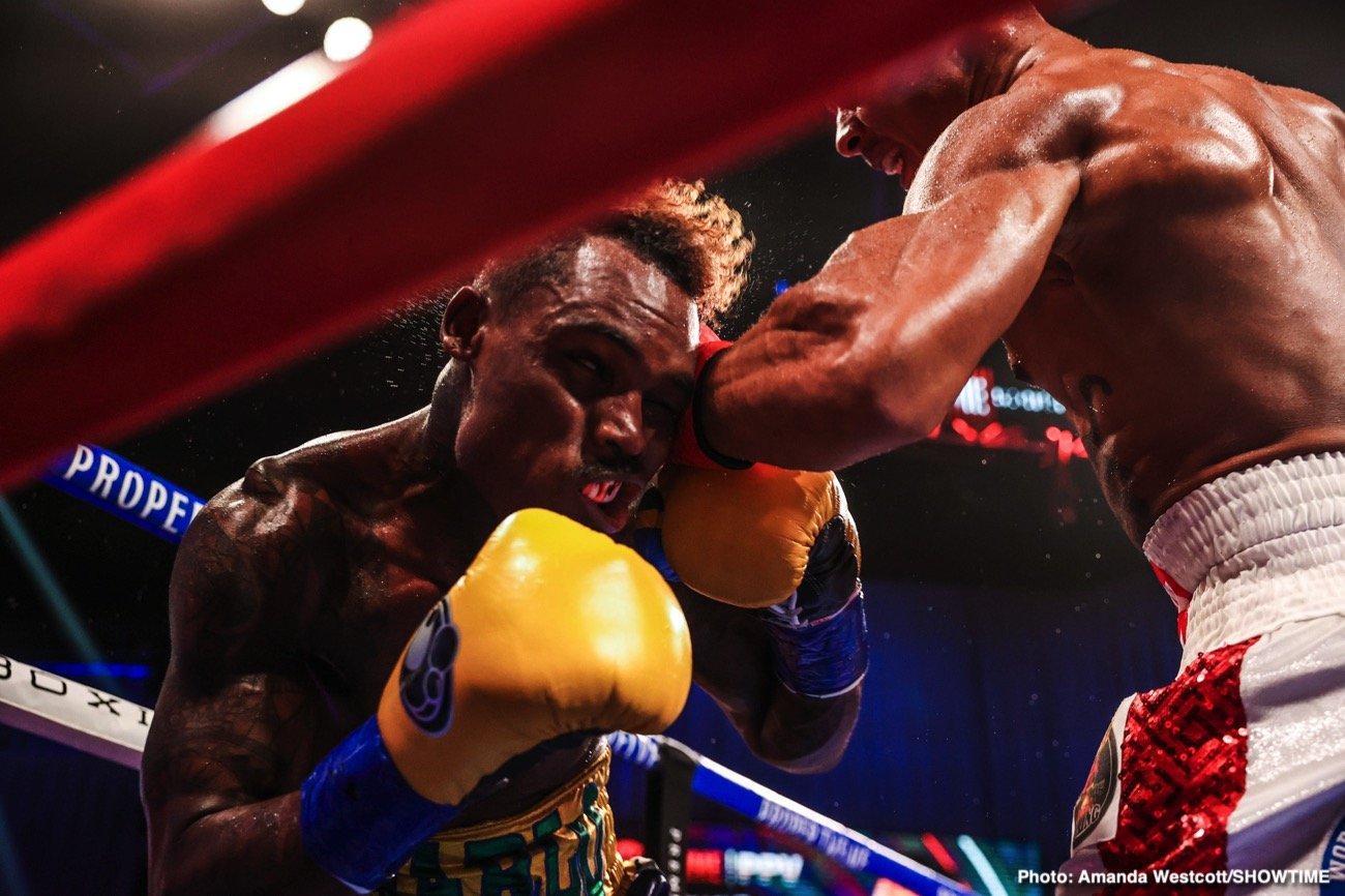 Photos: Jermell Charlo KOs Jeison Rosario; Jermall Charlo defeats Derevyanchenko