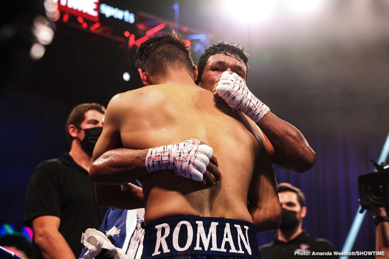 Photos: Jermell Charlo KOs Jeison Rosario; Jermall Charlo defeats Derevyanchenko
