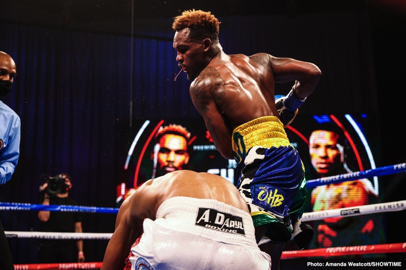 Photos: Jermell Charlo KOs Jeison Rosario; Jermall Charlo defeats Derevyanchenko
