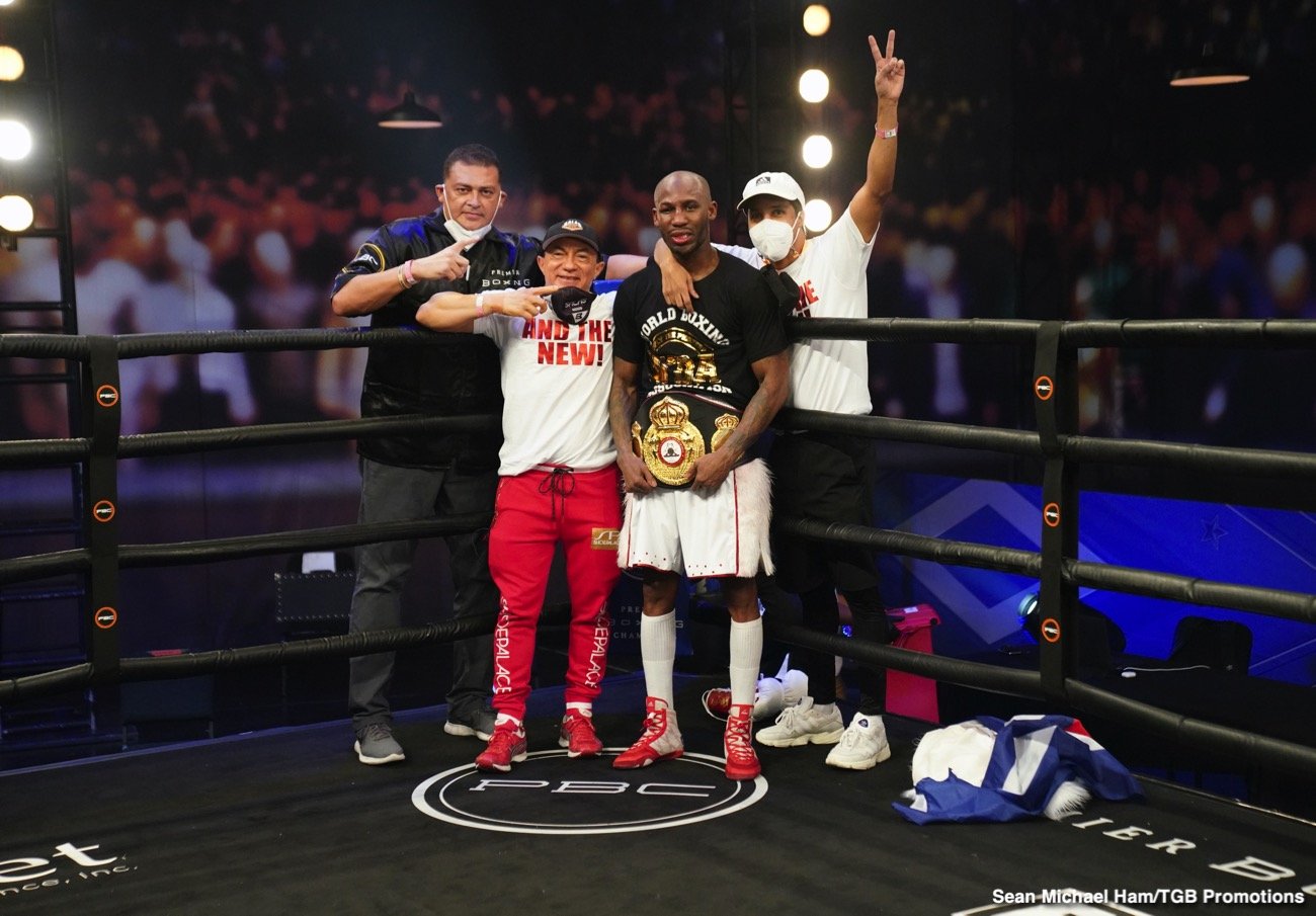 Boxing photo: Abel Ramos, Yordenis Ugas image Yordenis Ugas decisions Abel Ramos - Boxing Results