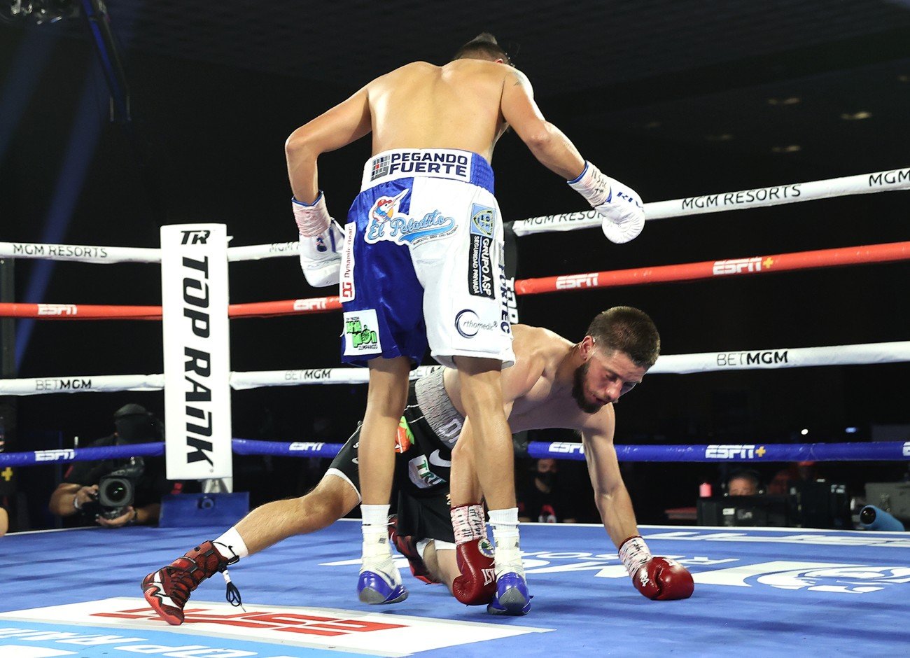 Emanuel Navarrete decisions Ruben Villa to capture WBO 126-lb title - Boxing Results