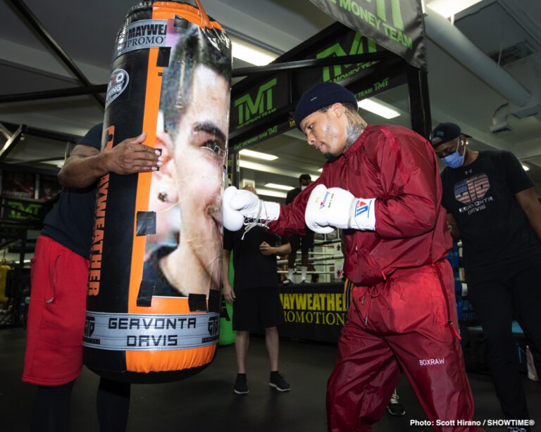 Tank Davis Will Steamroll Leo Santa Cruz If He's 100% - Latest Boxing News