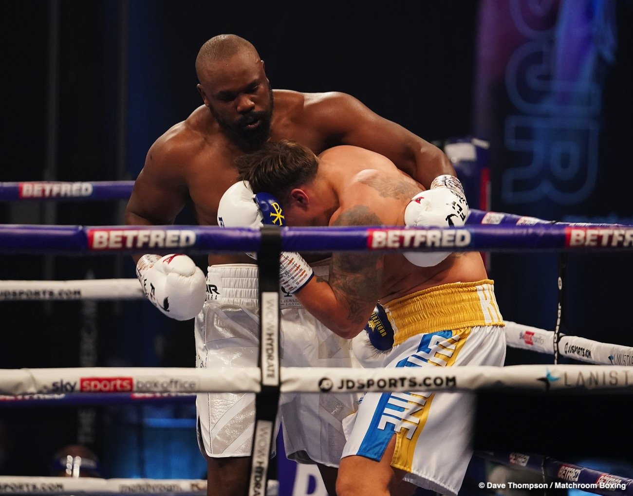 Oleksandr Usyk decisions Dereck Chisora - Boxing Results