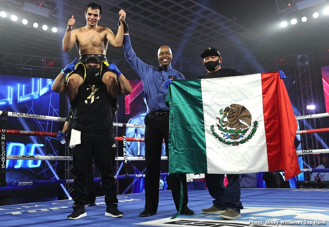 Photos: Jose Zepeda stops Ivan Baranchyk