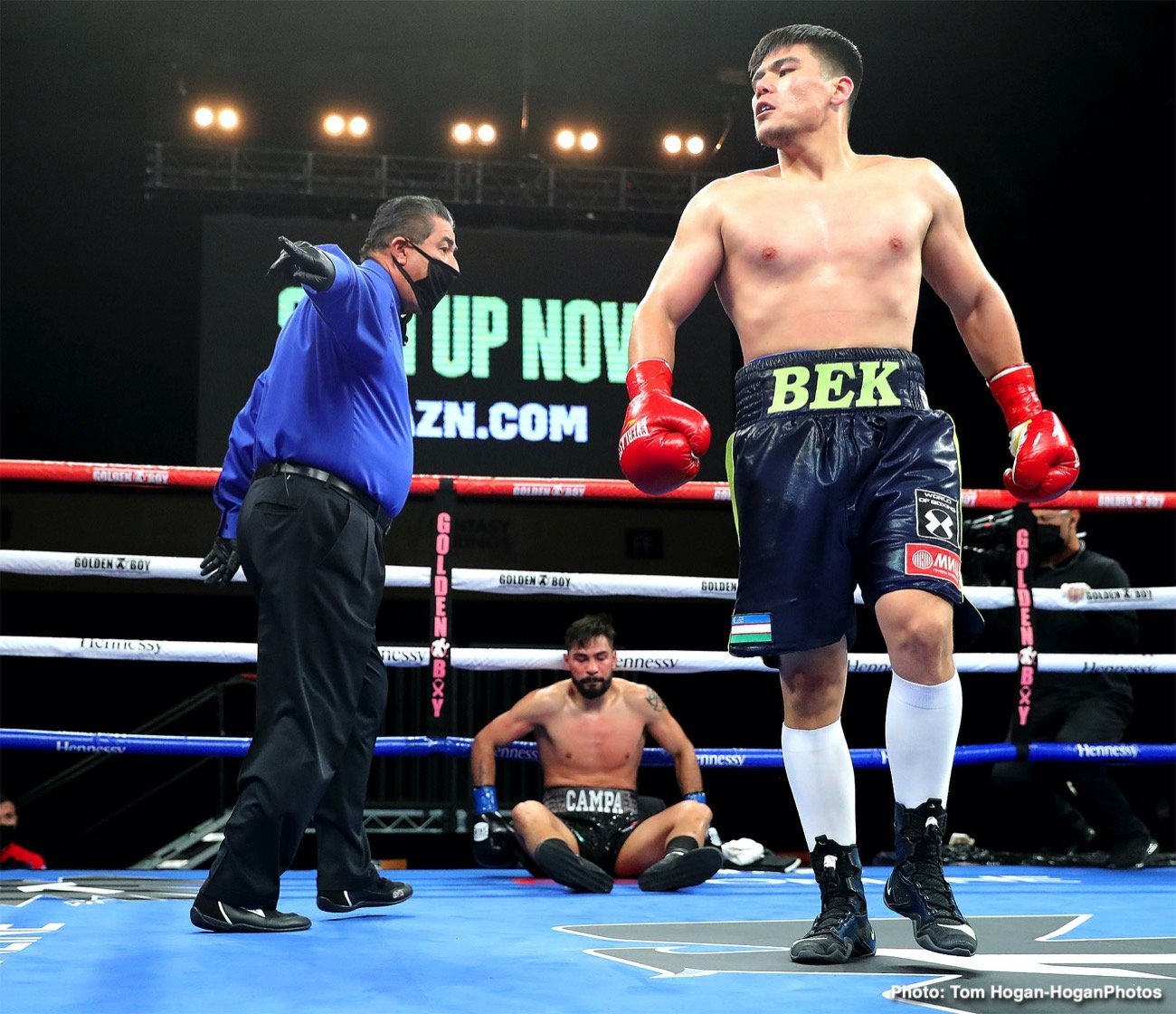 Boxing photo: Jaime Munguia, Tureano Johnson image Jaime Munguia beats Tureano Johnson on injury stoppage in 6th