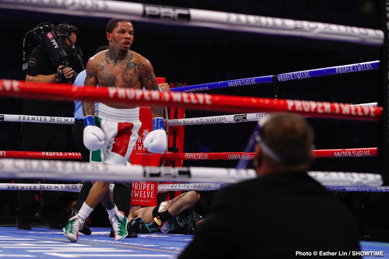 Photos: 'Tank' Davis KOs Santa Cruz in 6th round