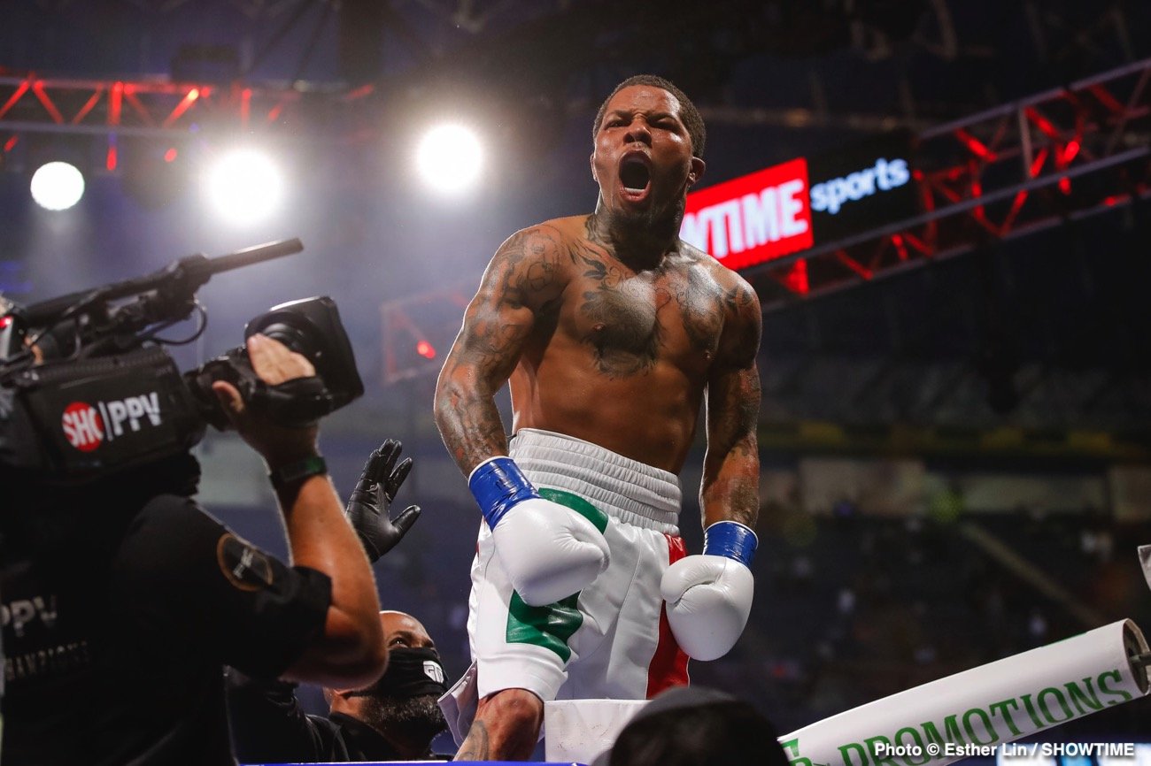 Photos: 'Tank' Davis KOs Santa Cruz in 6th round