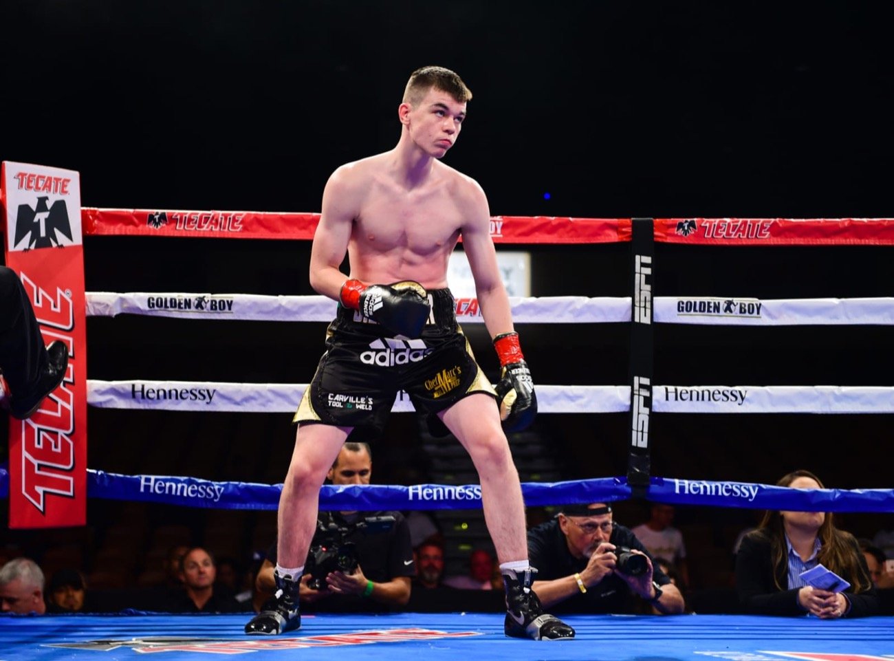 Stevie Mckenna: “I Try To Take Opponent’s Heads Off With Every Punch I Throw!”