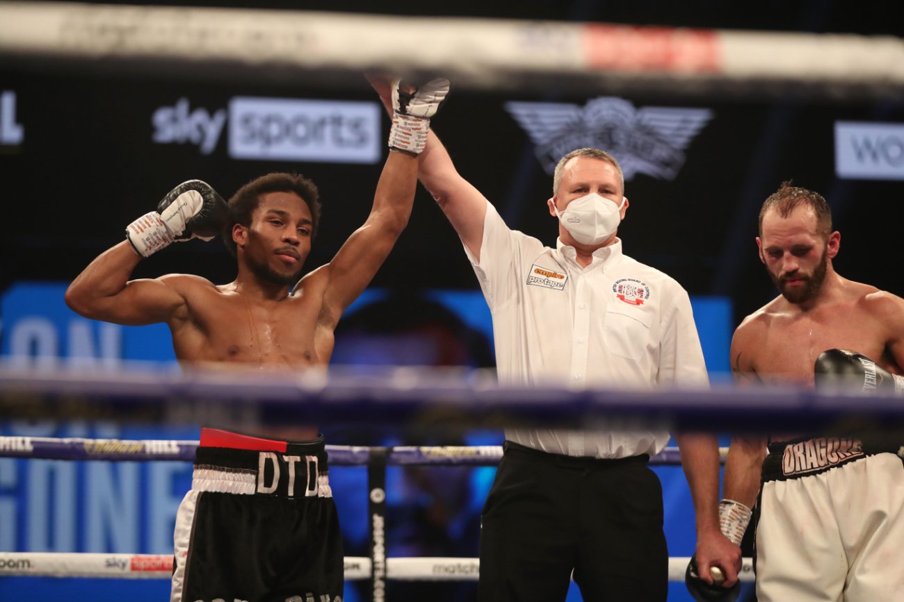 Billy Joe Saunders defeats Martin Murray - Boxing Results