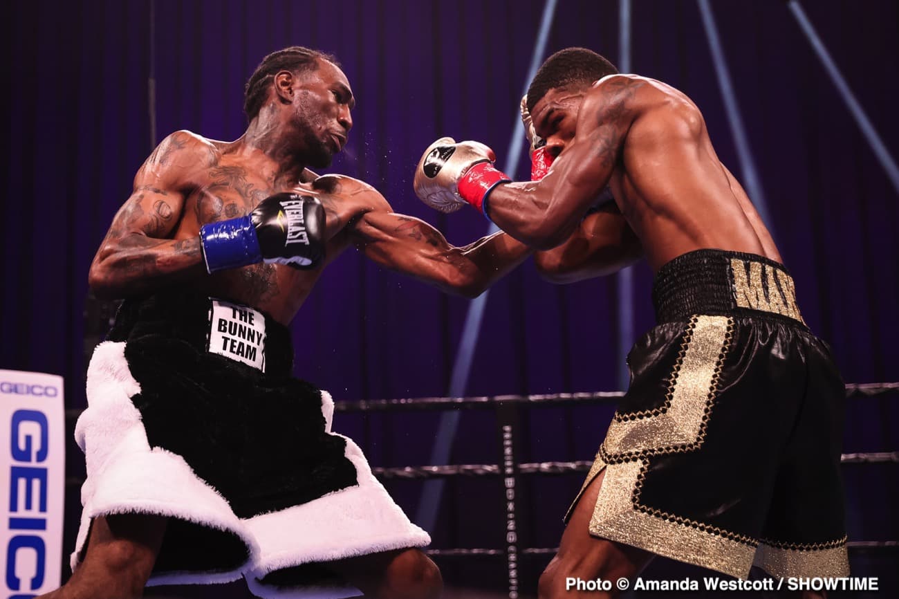 Adrien Broner defeats Jovanie Santiago in The Comeback - Boxing Results