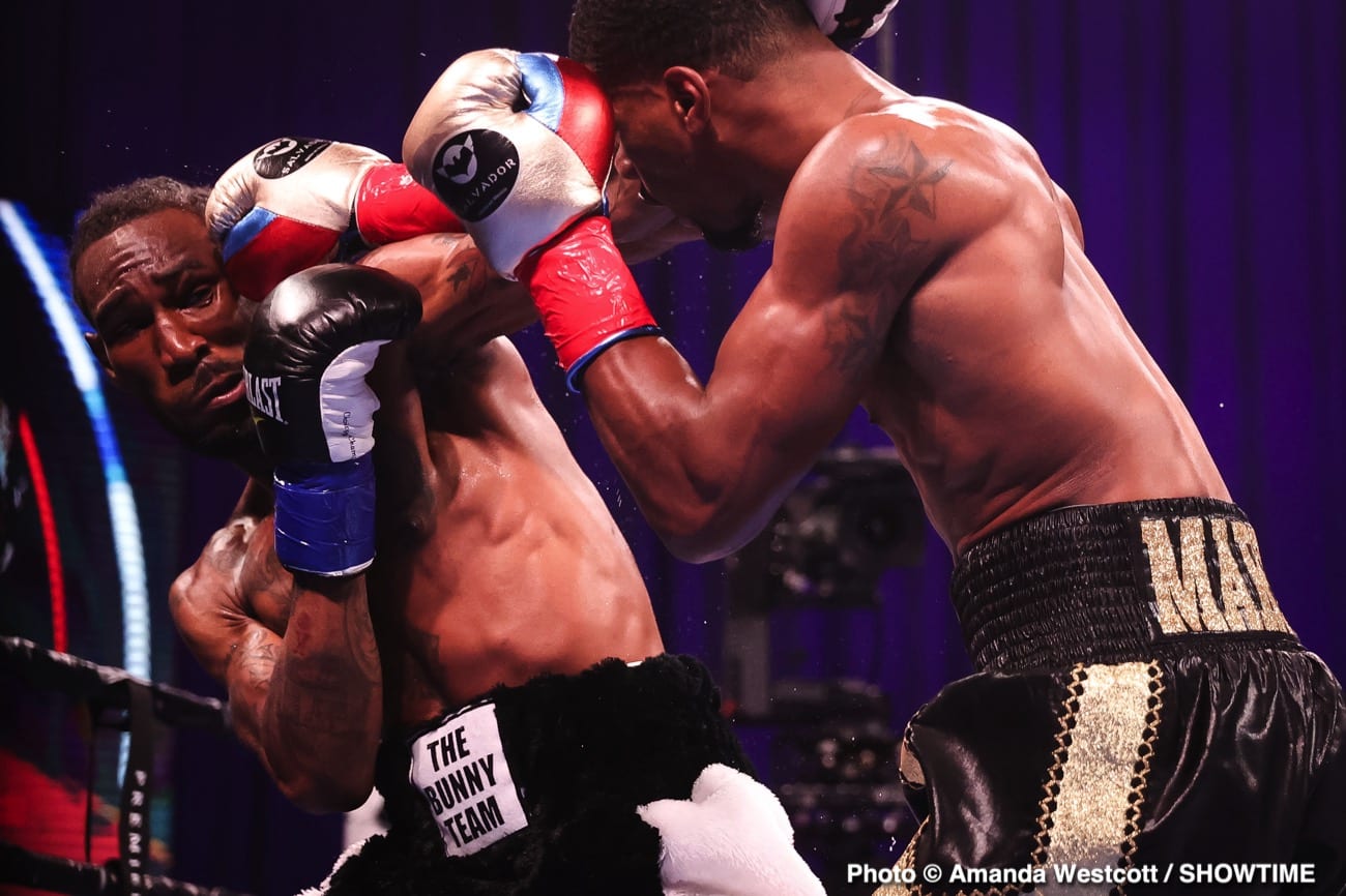 Adrien Broner defeats Jovanie Santiago in The Comeback - Boxing Results