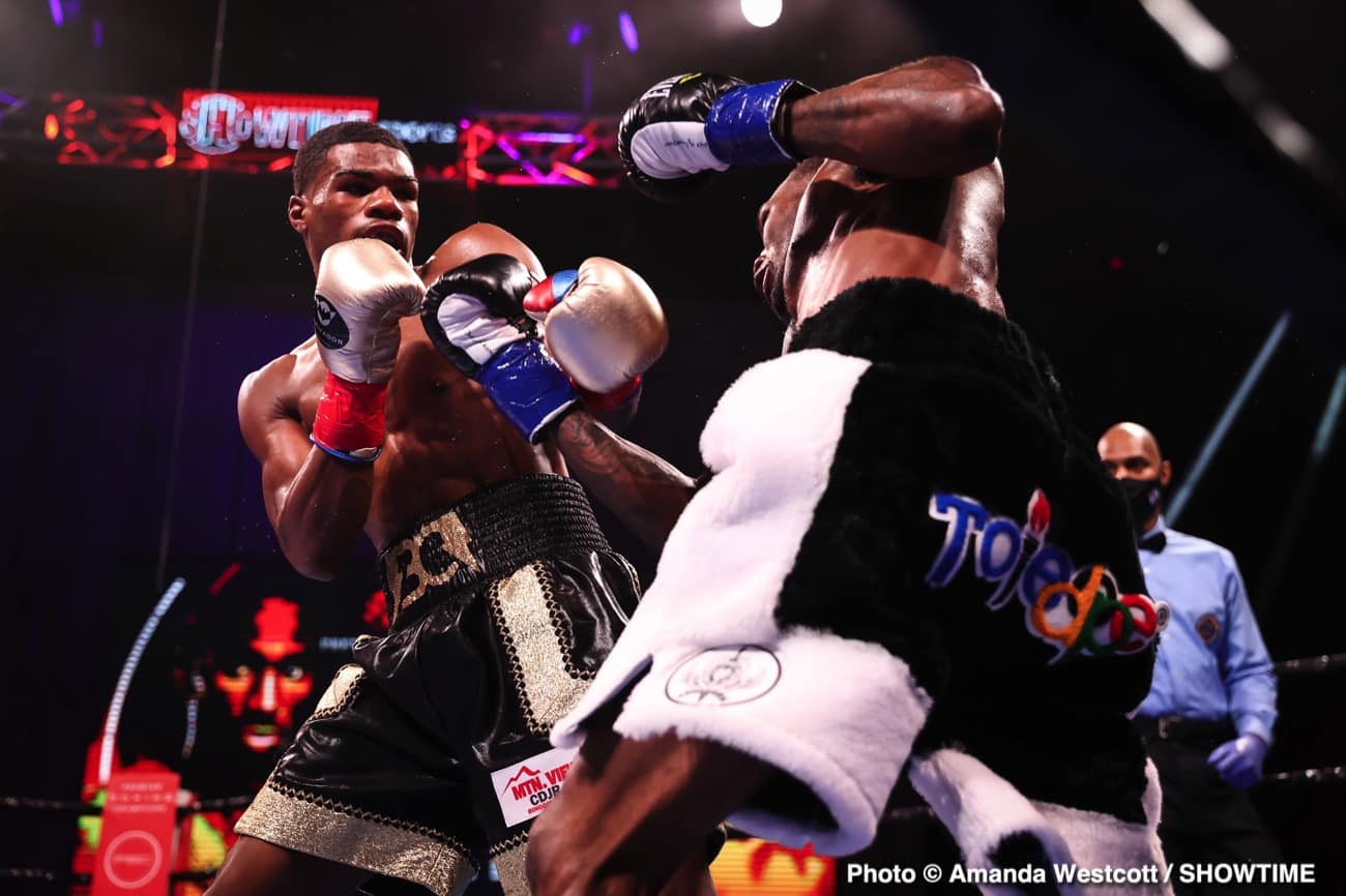 Adrien Broner defeats Jovanie Santiago in The Comeback - Boxing Results