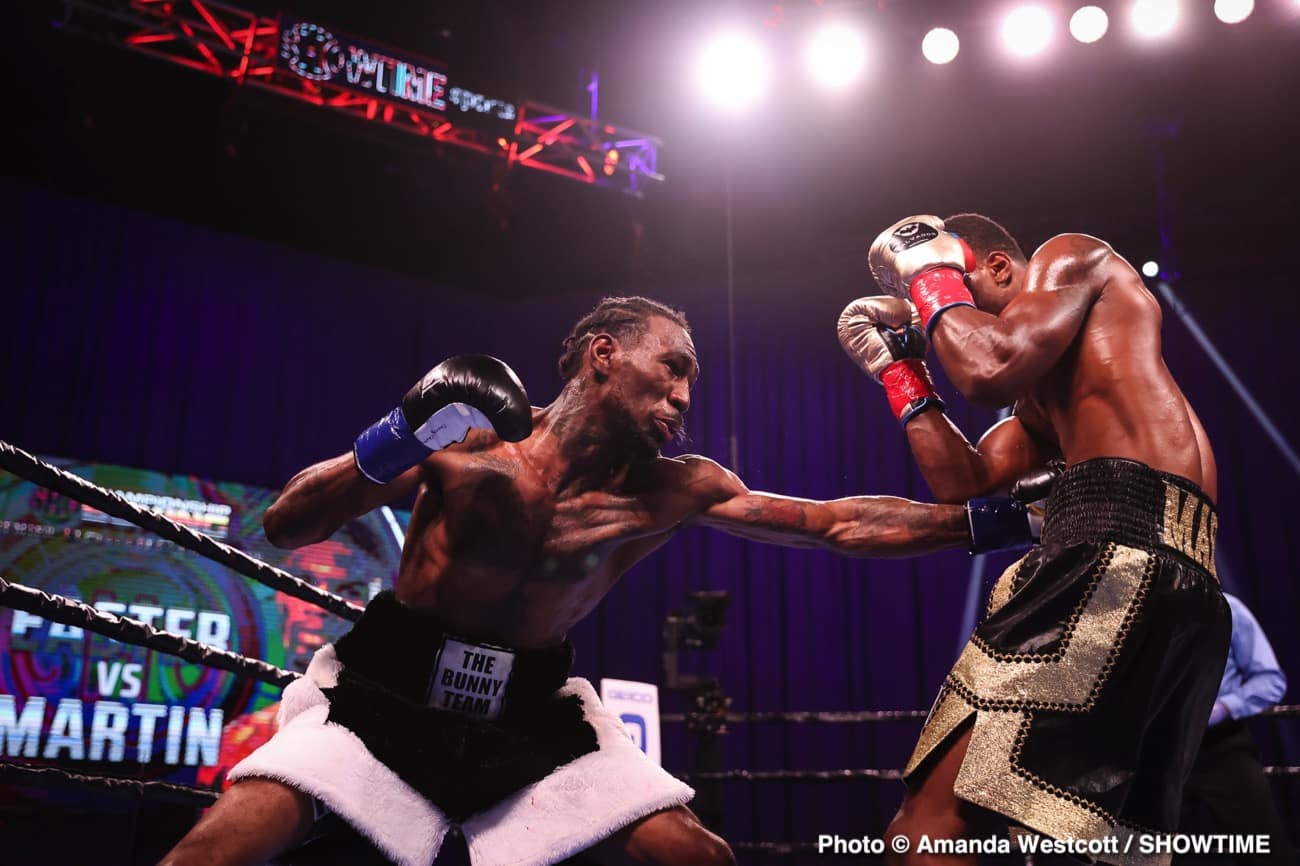 Adrien Broner defeats Jovanie Santiago in The Comeback - Boxing Results