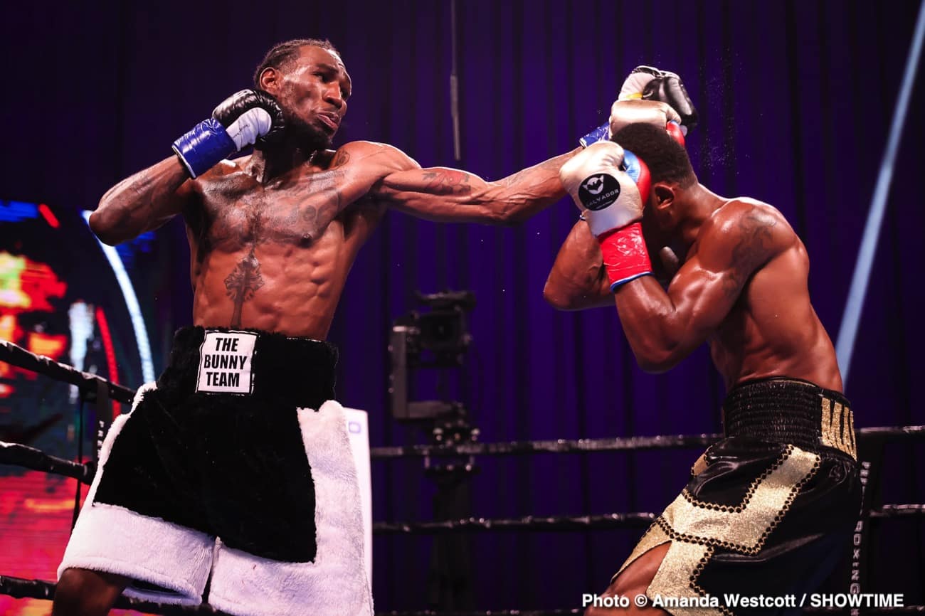 Adrien Broner defeats Jovanie Santiago in The Comeback - Boxing Results