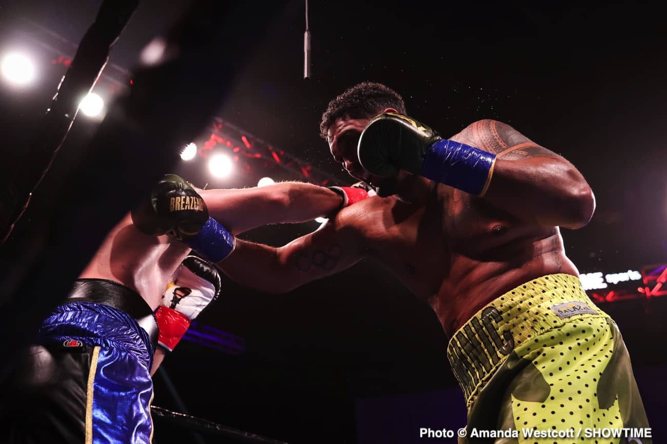 Adrien Broner defeats Jovanie Santiago in The Comeback - Boxing Results
