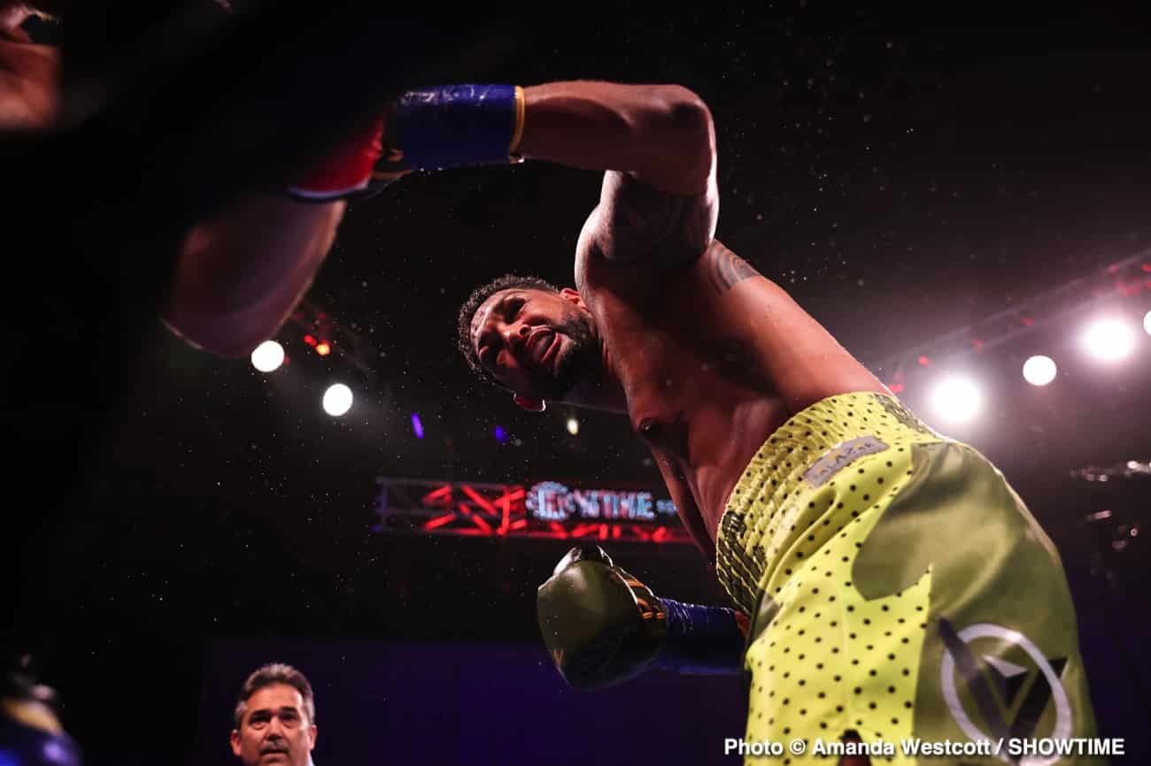 Adrien Broner defeats Jovanie Santiago in The Comeback - Boxing Results