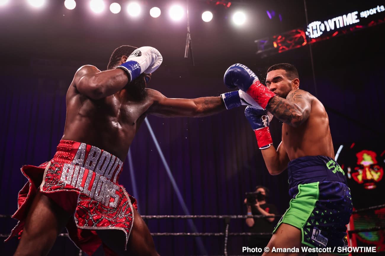 Adrien Broner defeats Jovanie Santiago in The Comeback - Boxing Results