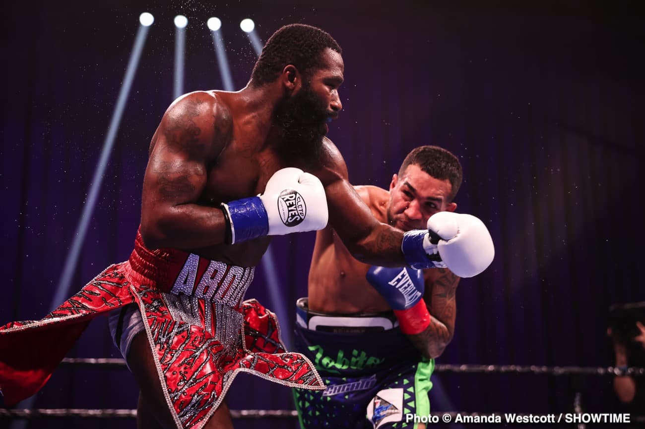Adrien Broner defeats Jovanie Santiago in The Comeback - Boxing Results