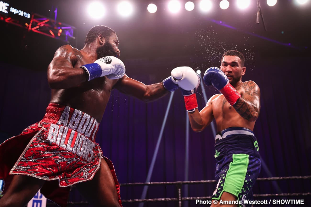 Adrien Broner defeats Jovanie Santiago in The Comeback - Boxing Results