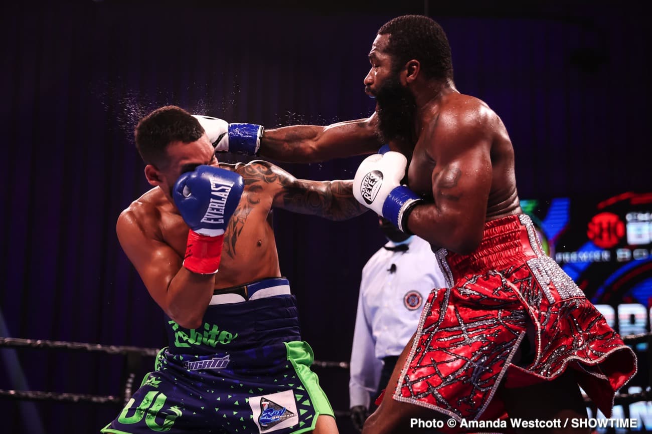 Adrien Broner defeats Jovanie Santiago in The Comeback - Boxing Results