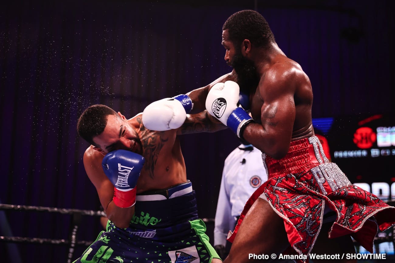 Adrien Broner defeats Jovanie Santiago in The Comeback - Boxing Results