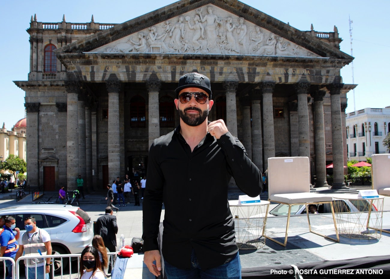 Boxing photo: Julio Cesar Chavez image Chavez Clan To Feature On June PPV Card; Chavez Sr Vs. Camacho Jr To Headline