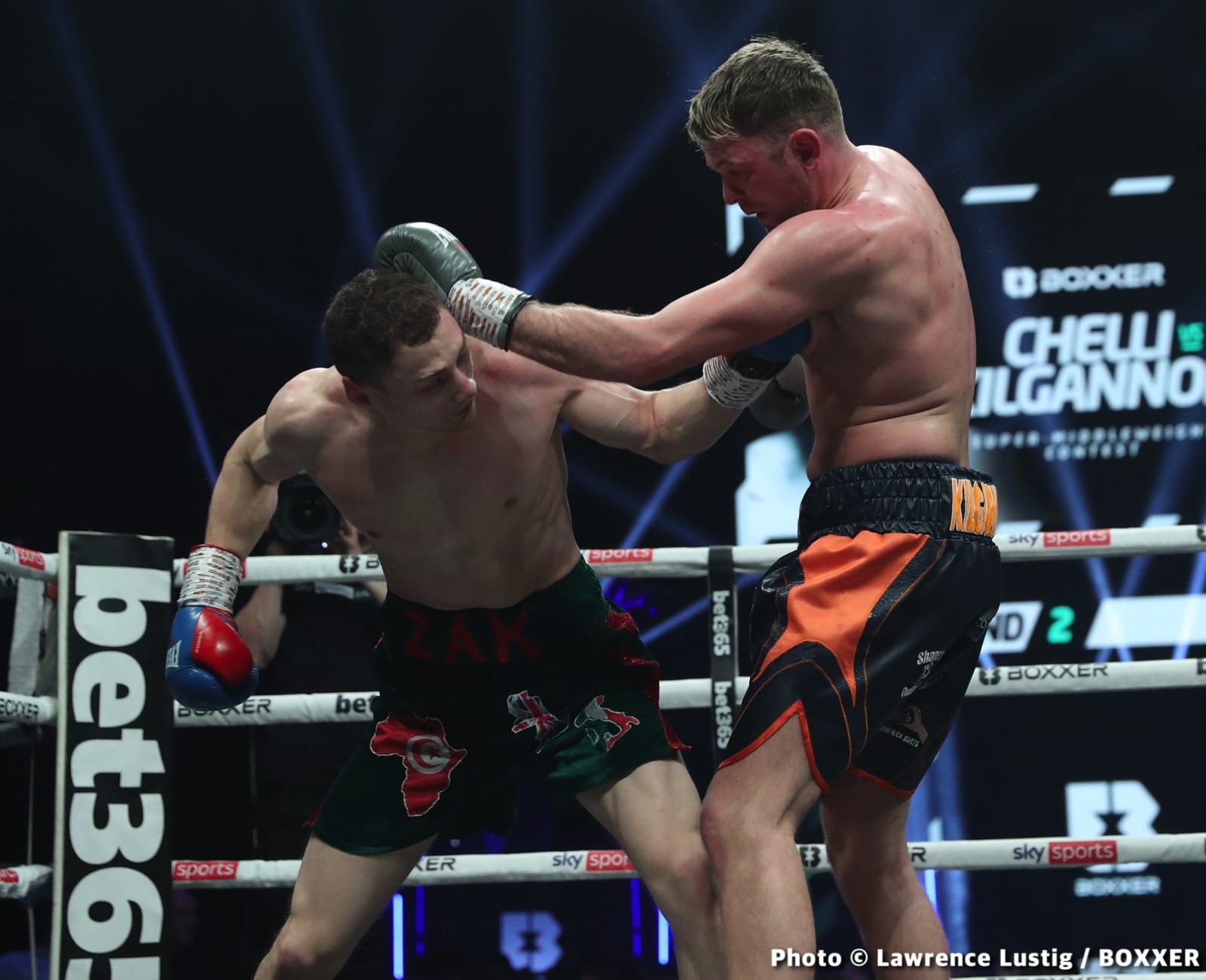Photos: Savannah Marshall Knocks Out Hermans In Newcastle