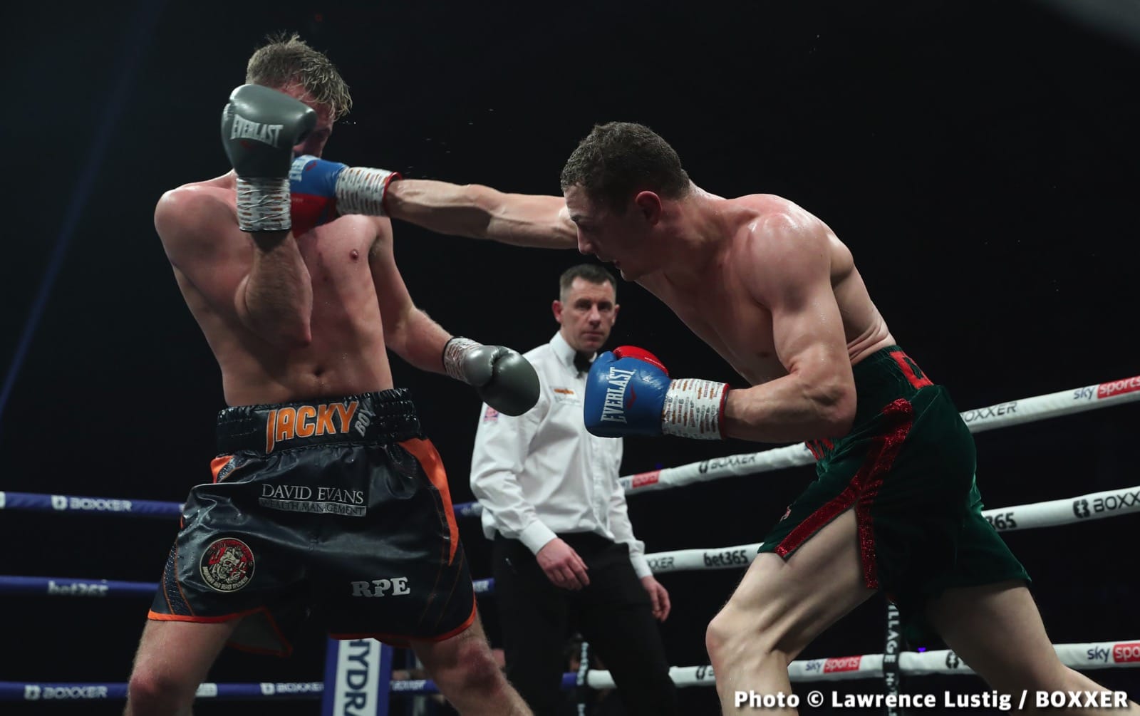 Photos: Savannah Marshall Knocks Out Hermans In Newcastle