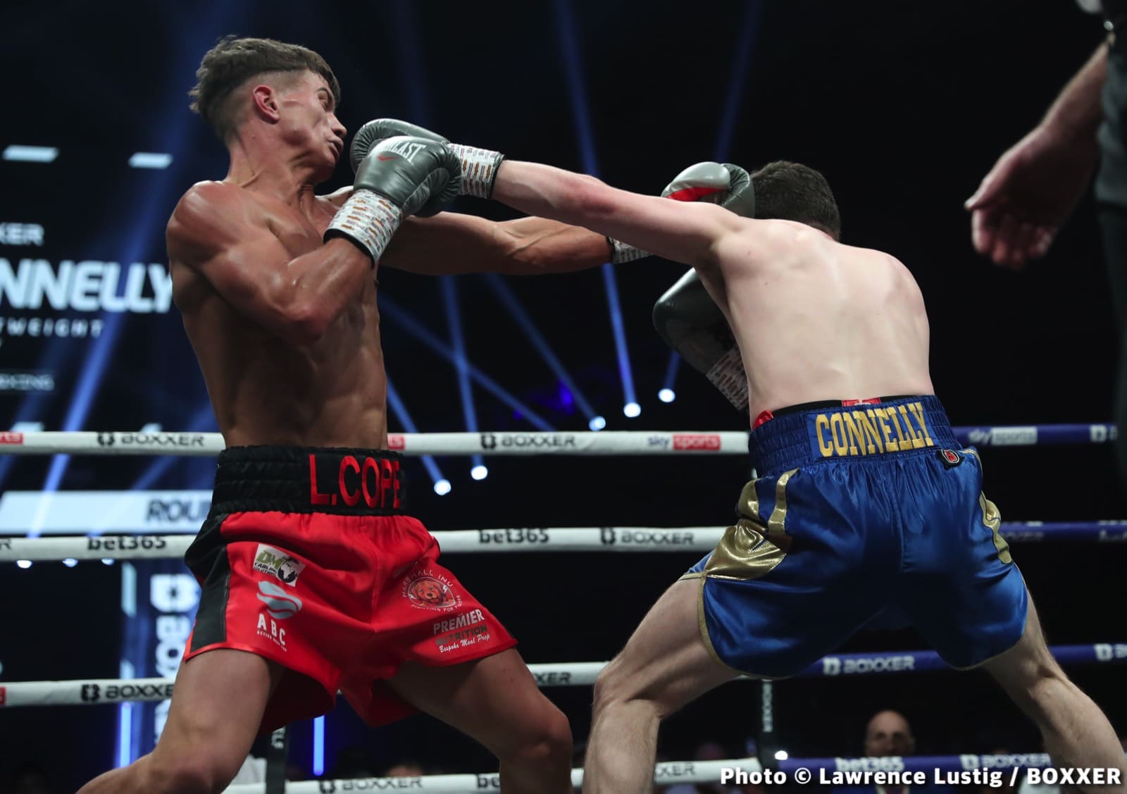 Photos: Savannah Marshall Knocks Out Hermans In Newcastle