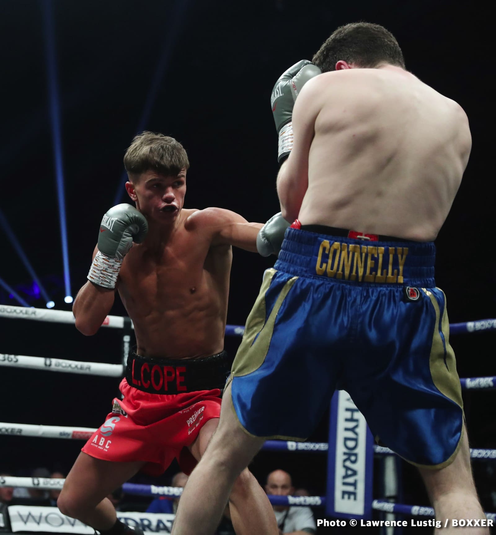 Photos: Savannah Marshall Knocks Out Hermans In Newcastle