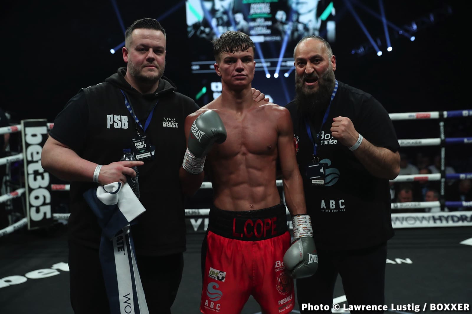 Photos: Savannah Marshall Knocks Out Hermans In Newcastle