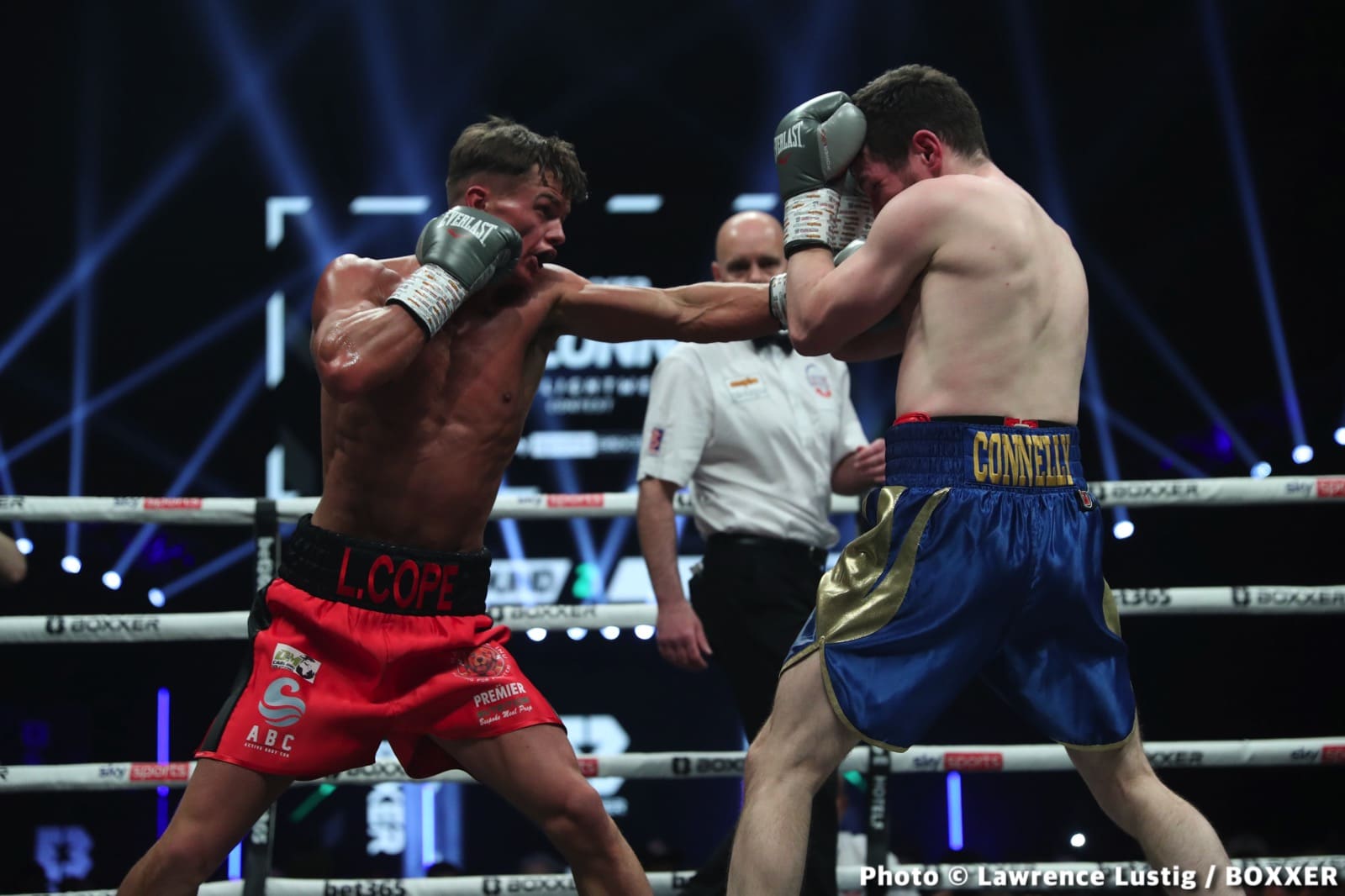 Photos: Savannah Marshall Knocks Out Hermans In Newcastle