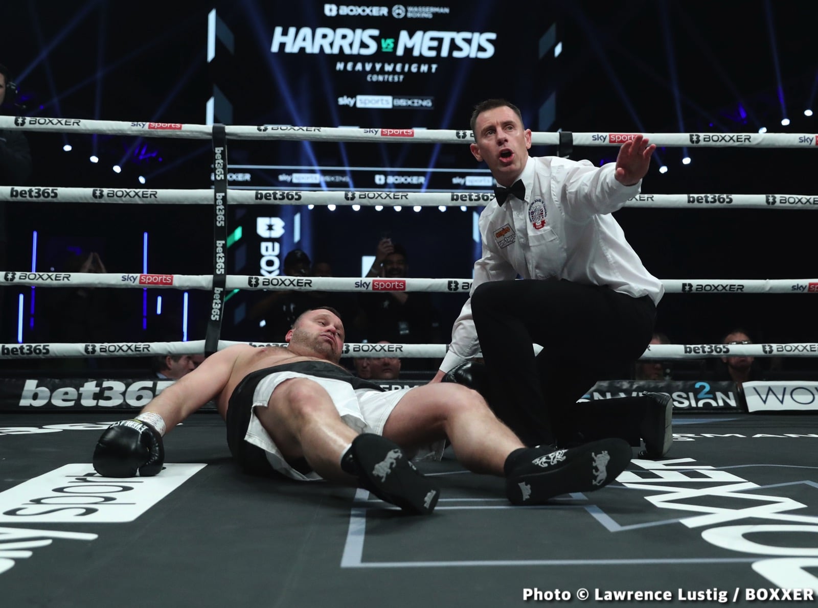 Photos: Savannah Marshall Knocks Out Hermans In Newcastle