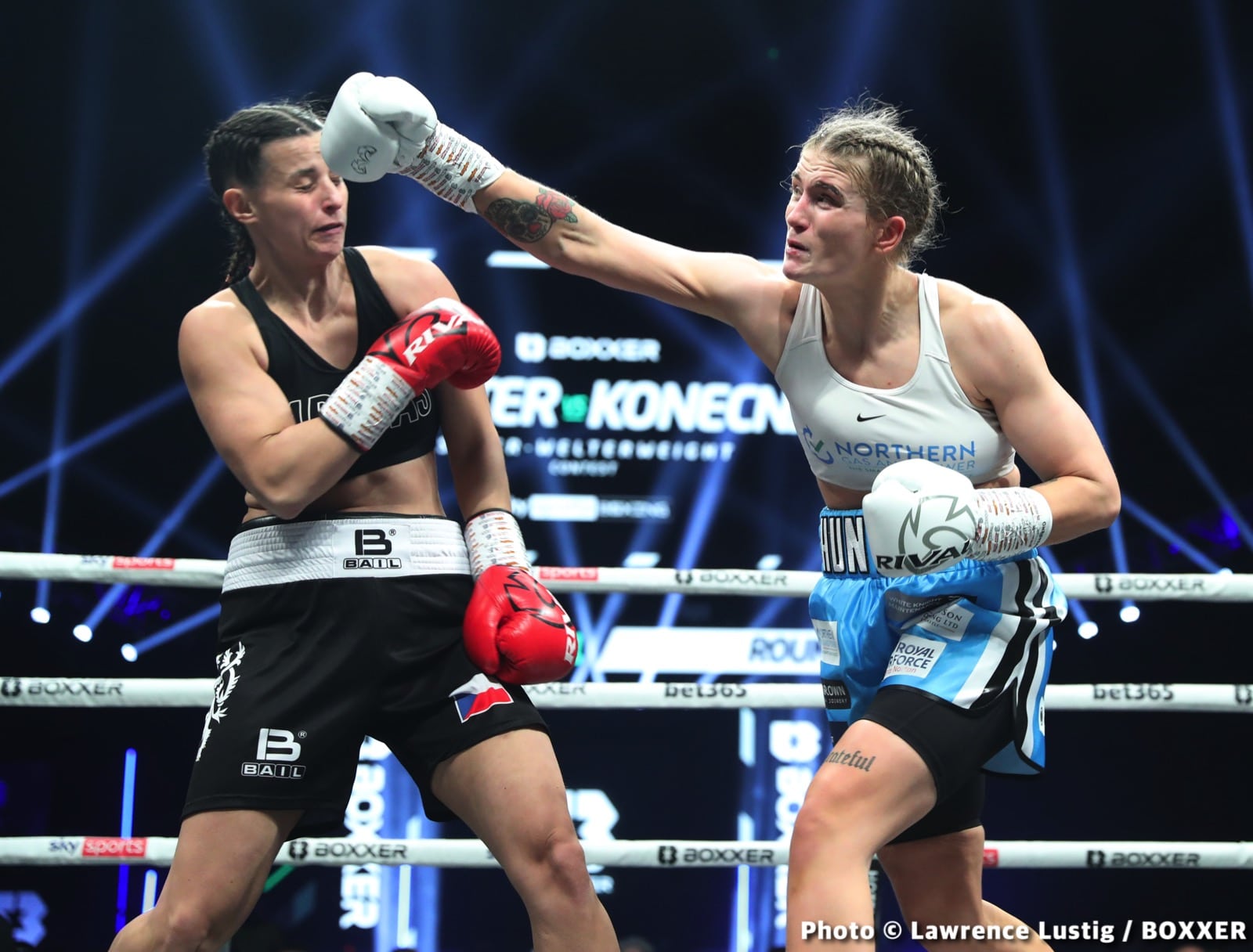 Photos: Savannah Marshall Knocks Out Hermans In Newcastle