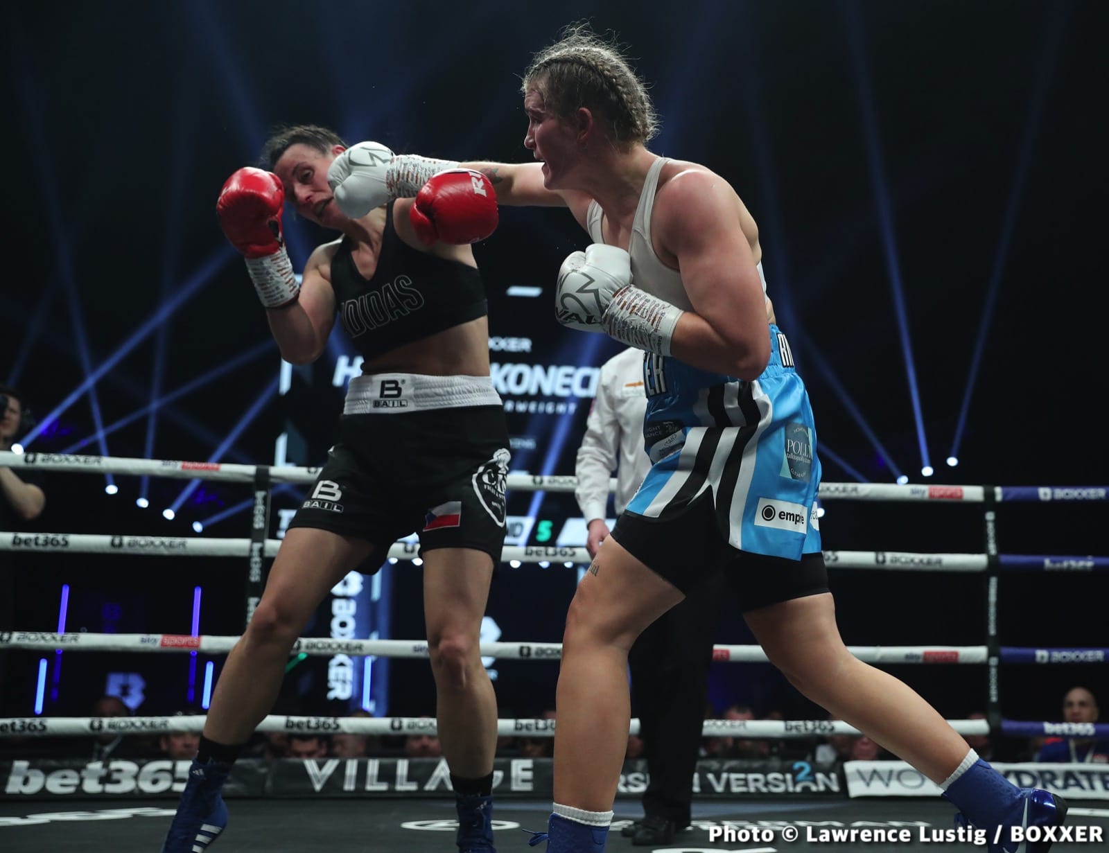 Photos: Savannah Marshall Knocks Out Hermans In Newcastle