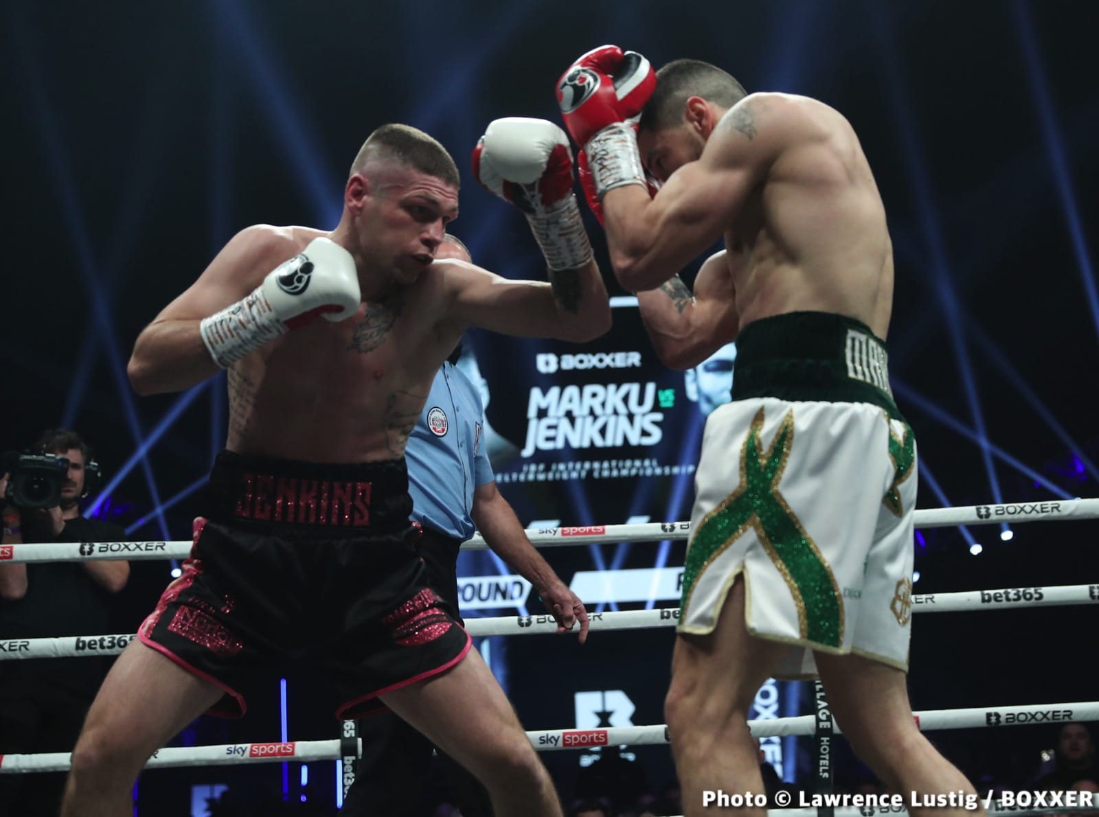 Photos: Savannah Marshall Knocks Out Hermans In Newcastle