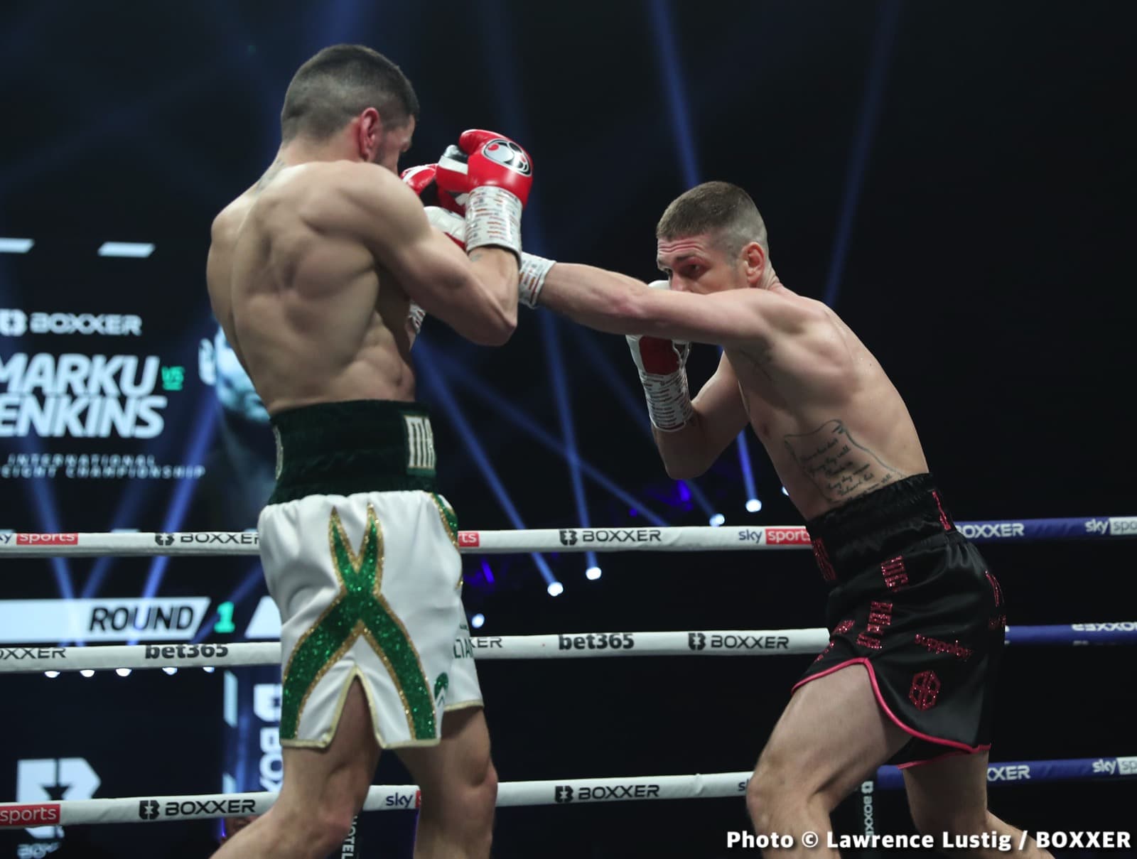 Photos: Savannah Marshall Knocks Out Hermans In Newcastle