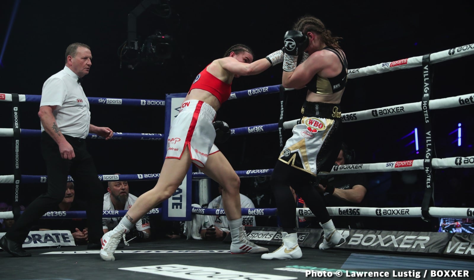 Photos: Savannah Marshall Knocks Out Hermans In Newcastle