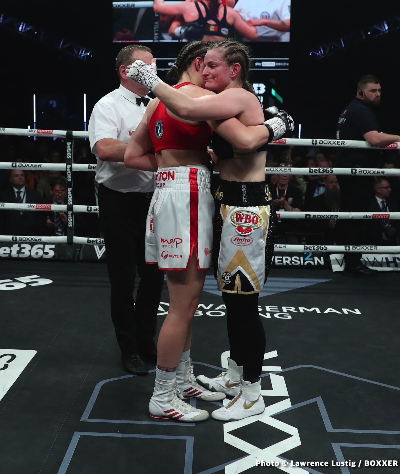 Photos: Savannah Marshall Knocks Out Hermans In Newcastle
